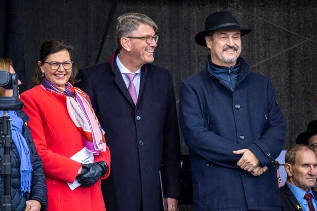 V.l. Bayerische Landtagspraesidentin Ilse Aigner (CSU), Wolfram Weimer, Staatsminister beim Bundeskanzler und Beauftragter der Bundesregierung fuer Kultur und Medien, und der bayerische Ministerpraesident Markus Soeder (Söder, CSU) waehrend der Kundgebung DACH gegen Hass in Muenchen (Foto vom 05.10.2025). EDITORIAL USE ONLY *** V l Bavarian State Parliament President Ilse Aigner CSU , Wolfram Weimer, Minister of State to the Federal Chancellor and Federal Government Commissioner for Culture and the Media, and Bavarian State Premier Markus Soeder Söder, CSU during the DACH against hate rally in Munich Photo from 05 10 2025 EDITORIAL USE ONLY Copyright: epd-bild TheoxKlein 251005_TK_Demo_51