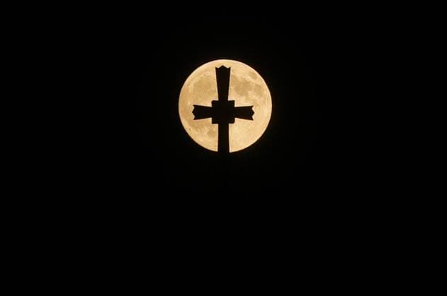 ARMENIA, YEREVAN - OCTOBER 6, 2025: A full moon shines over the Cathedral of St Gregory the Illuminator. Alexander Patrin TASS  84650724
