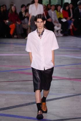 PFW - Shiatzy Chen Runway A model walks the runway during the Shiatzy Chen Womenswear Spring Summer 2026 show as part of Paris Fashion Week on October 6, 2025 in Paris, France. Photo by Jana Call me J ABACAPRESS.COM Paris Ile de France France  Copyright: xJanaxCallxmexJ ABACAx
