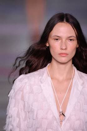 PFW - Shiatzy Chen Runway A model walks the runway during the Shiatzy Chen Womenswear Spring Summer 2026 show as part of Paris Fashion Week on October 6, 2025 in Paris, France. Photo by Jana Call me J ABACAPRESS.COM Paris Ile de France France  Copyright: xJanaxCallxmexJ ABACAx