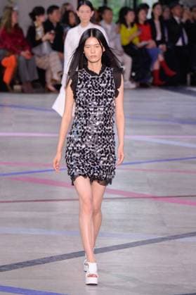 PFW - Shiatzy Chen Runway A model walks the runway during the Shiatzy Chen Womenswear Spring Summer 2026 show as part of Paris Fashion Week on October 6, 2025 in Paris, France. Photo by Jana Call me J ABACAPRESS.COM Paris Ile de France France  Copyright: xJanaxCallxmexJ ABACAx