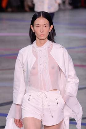 PFW - Shiatzy Chen Runway A model walks the runway during the Shiatzy Chen Womenswear Spring Summer 2026 show as part of Paris Fashion Week on October 6, 2025 in Paris, France. Photo by Jana Call me J ABACAPRESS.COM Paris Ile de France France  Copyright: xJanaxCallxmexJ ABACAx