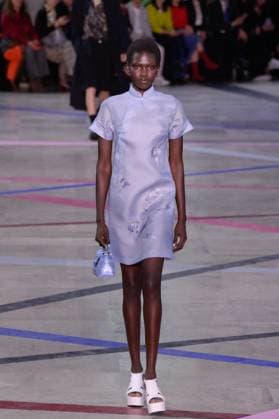 PFW - Shiatzy Chen Runway A model walks the runway during the Shiatzy Chen Womenswear Spring Summer 2026 show as part of Paris Fashion Week on October 6, 2025 in Paris, France. Photo by Jana Call me J ABACAPRESS.COM Paris Ile de France France  Copyright: xJanaxCallxmexJ ABACAx