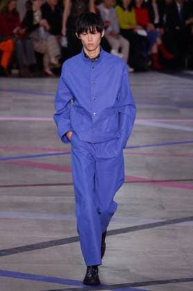 PFW - Shiatzy Chen Runway A model walks the runway during the Shiatzy Chen Womenswear Spring Summer 2026 show as part of Paris Fashion Week on October 6, 2025 in Paris, France. Photo by Jana Call me J ABACAPRESS.COM Paris Ile de France France  Copyright: xJanaxCallxmexJ ABACAx
