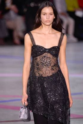 PFW - Shiatzy Chen Runway A model walks the runway during the Shiatzy Chen Womenswear Spring Summer 2026 show as part of Paris Fashion Week on October 6, 2025 in Paris, France. Photo by Jana Call me J ABACAPRESS.COM Paris Ile de France France  Copyright: xJanaxCallxmexJ ABACAx