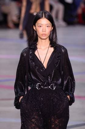 PFW - Shiatzy Chen Runway A model walks the runway during the Shiatzy Chen Womenswear Spring Summer 2026 show as part of Paris Fashion Week on October 6, 2025 in Paris, France. Photo by Jana Call me J ABACAPRESS.COM Paris Ile de France France  Copyright: xJanaxCallxmexJ ABACAx