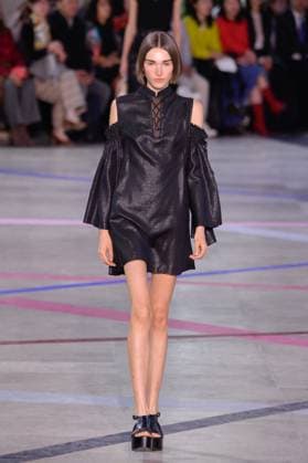 PFW - Shiatzy Chen Runway A model walks the runway during the Shiatzy Chen Womenswear Spring Summer 2026 show as part of Paris Fashion Week on October 6, 2025 in Paris, France. Photo by Jana Call me J ABACAPRESS.COM Paris Ile de France France  Copyright: xJanaxCallxmexJ ABACAx