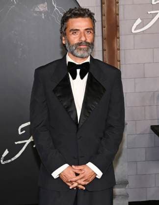 October 6, 2025, Los Angeles, California, USA: Guatemalan-American actor OSCAR ISAAC attends Los Angeles red carpet premiere of Netflix s Frankenstein Los Angeles USA - ZUMAb173 20251006_aap_b173_016 Copyright: xBillyxBennightx