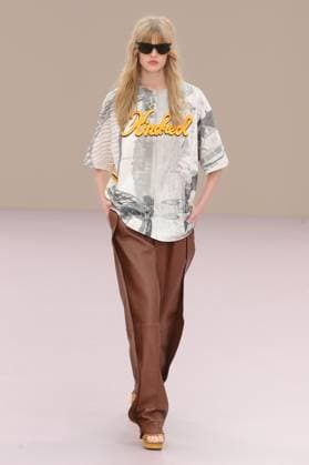 PFW - Zimmermann Runway A model walks the runway during the Zimmermann Womenswear Spring Summer 2026 show as part of Paris Fashion Week on October 6, 2025 in Paris, France. Photo by Alain-Gil Gonzalez ABACAPRESS.COM Paris France  Copyright: xGonzalezxAlain-Gil ABACAx