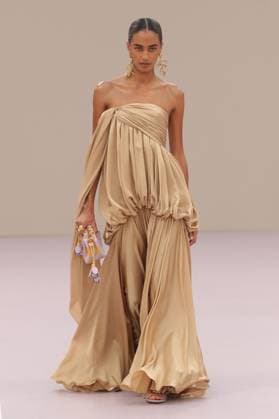 PFW - Zimmermann Runway A model walks the runway during the Zimmermann Womenswear Spring Summer 2026 show as part of Paris Fashion Week on October 6, 2025 in Paris, France. Photo by Alain-Gil Gonzalez ABACAPRESS.COM Paris France  Copyright: xGonzalezxAlain-Gil ABACAx