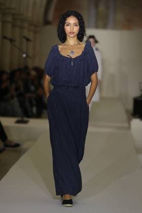 PFW - Agnes B Runway A model walks the runway during the Agnès b Ready to Wear Spring Summer 2026 fashion show as part of the Paris Fashion Week on October 6, 2025 in Paris, France. Photo by Alain-Gil Gonzalez ABACAPRESS.COM Paris France  Copyright: xGonzalezxAlain-Gil ABACAx