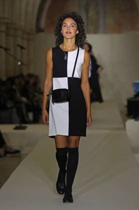 PFW - Agnes B Runway A model walks the runway during the Agnès b Ready to Wear Spring Summer 2026 fashion show as part of the Paris Fashion Week on October 6, 2025 in Paris, France. Photo by Alain-Gil Gonzalez ABACAPRESS.COM Paris France  Copyright: xGonzalezxAlain-Gil ABACAx
