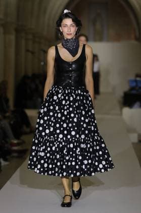PFW - Agnes B Runway A model walks the runway during the Agnès b Ready to Wear Spring Summer 2026 fashion show as part of the Paris Fashion Week on October 6, 2025 in Paris, France. Photo by Alain-Gil Gonzalez ABACAPRESS.COM Paris France  Copyright: xGonzalezxAlain-Gil ABACAx