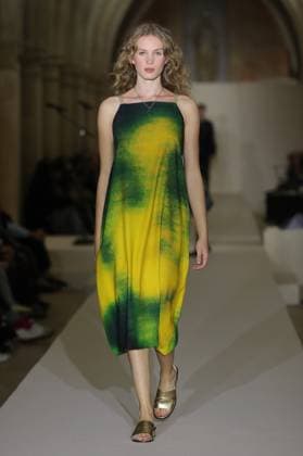 PFW - Agnes B Runway A model walks the runway during the Agnès b Ready to Wear Spring Summer 2026 fashion show as part of the Paris Fashion Week on October 6, 2025 in Paris, France. Photo by Alain-Gil Gonzalez ABACAPRESS.COM Paris France  Copyright: xGonzalezxAlain-Gil ABACAx