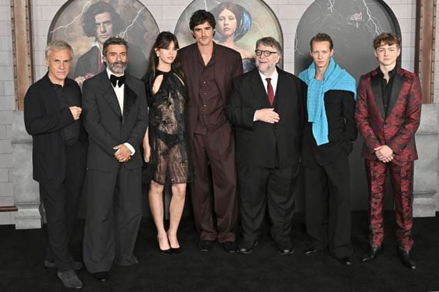 Christoph Waltz, Oscar Isaac, Mia Goth, Jacob Elordi, Guillermo del Toro, Felix Kammerer und Christian Convery bei der Premiere des Kinofilms Frankenstein im Academy Museum of Motion Pictures. Los Angeles, 06.10.2025