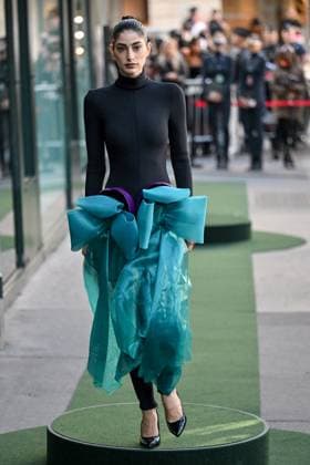 PFW Pierre Cardin Runway A model walks the runway during Pierre Cardin show during Paris Fashion Week in Paris, France on October 7, 2025. Photo by Julien Reynaud APS-Medias ABACAPRESS.COM Paris France  Copyright: xReynaudxJulien APS-Medias ABACAx