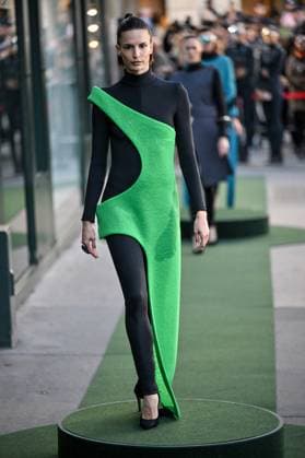 PFW Pierre Cardin Runway A model walks the runway during Pierre Cardin show during Paris Fashion Week in Paris, France on October 7, 2025. Photo by Julien Reynaud APS-Medias ABACAPRESS.COM Paris France  Copyright: xReynaudxJulien APS-Medias ABACAx