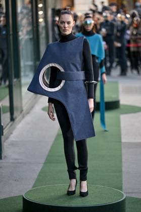 PFW Pierre Cardin Runway A model walks the runway during Pierre Cardin show during Paris Fashion Week in Paris, France on October 7, 2025. Photo by Julien Reynaud APS-Medias ABACAPRESS.COM Paris France  Copyright: xReynaudxJulien APS-Medias ABACAx