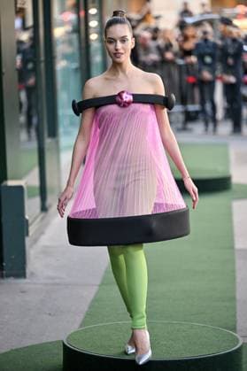 PFW Pierre Cardin Runway A model walks the runway during Pierre Cardin show during Paris Fashion Week in Paris, France on October 7, 2025. Photo by Julien Reynaud APS-Medias ABACAPRESS.COM Paris France  Copyright: xReynaudxJulien APS-Medias ABACAx