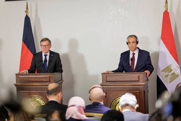 Johann Wadephul (CDU), Bundesaussenminister, aufgenommen bei einer Pressekonferenz mit Badr Abdel-Atti, Aussenminister von Aegypten, in Kairo, 07.10.2025. Fotografiert im Auftrag des Auswaertigen Amtes. Kairo Aegypten *** Johann Wadephul CDU , Federal Foreign Minister, photographed at a press conference with Badr Abdel Atti, Foreign Minister of Egypt, in Cairo, 07 10 2025 Photographed on behalf of the Foreign Office Cairo Egypt Copyright: xKiraxHofmann AAx