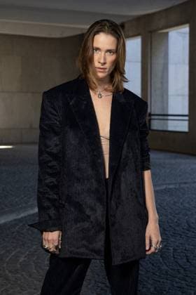 Imre van Opstal au défilé Christopher Esber Collection Prêt à Porter Printemps Été 2026 lors de la Fashion Week de Paris PFW , le 7 Octobre 2025 Jeremy MELLOUL Bestimage Celebrities at Christopher Esber Fashion Show Ready to Wear Collection Spring Summer 2026 during Paris Fashion Week on 7th, October, 2025  Copyright: xJeremyxMelloulx xBestimagexJeremyxMelloulx xBestimagex