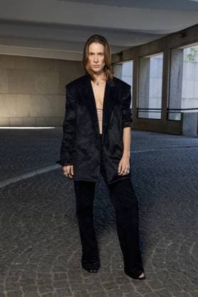 Imre van Opstal au défilé Christopher Esber Collection Prêt à Porter Printemps Été 2026 lors de la Fashion Week de Paris PFW , le 7 Octobre 2025 Jeremy MELLOUL Bestimage Celebrities at Christopher Esber Fashion Show Ready to Wear Collection Spring Summer 2026 during Paris Fashion Week on 7th, October, 2025  Copyright: xJeremyxMelloulx xBestimagexJeremyxMelloulx xBestimagex
