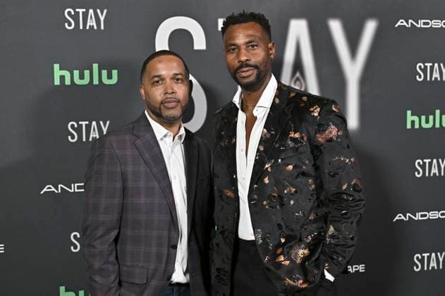 Jas Summers und Garrett Thompson bei der Premiere des Hulu-Films Stay im Ted Mann Theater. Los Angeles, 07.10.2025