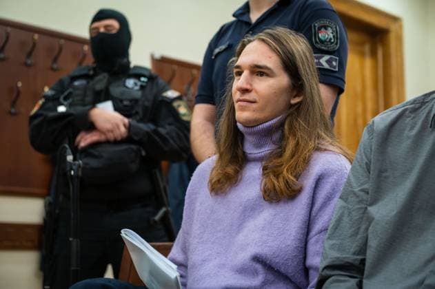 October 8, 2025, Budapest, Budapest, Hungary: German antifa activist MAJA T. during their trial at the Budapest-Capital Regional Court Budapest Hungary - ZUMAa256 20251008_zip_a256_009 Copyright: xDanielxAlfoldix