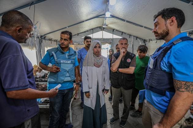 WHO delegation visits al-Ahli Baptist Hospital in Gaza GAZA CITY, GAZA - OCTOBER 8: A delegation from the World Health Organization arrive al-Ahli Baptist Hospital to examine patients and assess preparations for evacuations the south of the Gaza City, Gaza on October 8, 2025. Hamza Z. H. Qraiqea Anadolu Gaza City Gaza. Editorial use only. Please get in touch for any other usage.  Copyright: x2025xAnadoluxHamzaxZ.xH.xQraiqeax