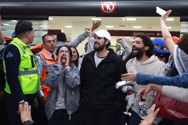 Mexican citizens from the Global Sumud Flotilla arrive in Mexico MEXICO CITY, MEXICO - OCTOBER 8: Mexican citizens from the Global Sumud Flotilla arrive at Mexico City International Airport, in Mexico City, Mexico on October 8, 2025. Six Mexican citizens who took part in the Global Sumud Flotilla, which was intercepted by Israeli forces, were welcomed by relatives, friends and activists. Daniel Cardenas Anadolu Mexico City Mexico. Editorial use only. Please get in touch for any other usage.  Copyright: x2025xAnadoluxDanielxCardenasx