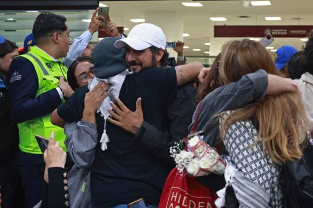 Mexican citizens from the Global Sumud Flotilla arrive in Mexico MEXICO CITY, MEXICO - OCTOBER 8: Mexican citizens from the Global Sumud Flotilla arrive at Mexico City International Airport, in Mexico City, Mexico on October 8, 2025. Six Mexican citizens who took part in the Global Sumud Flotilla, which was intercepted by Israeli forces, were welcomed by relatives, friends and activists. Daniel Cardenas Anadolu Mexico City Mexico. Editorial use only. Please get in touch for any other usage.  Copyright: x2025xAnadoluxDanielxCardenasx