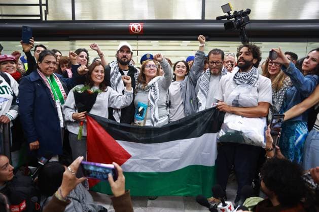 Mexican citizens from the Global Sumud Flotilla arrive in Mexico MEXICO CITY, MEXICO - OCTOBER 8: Mexican citizens from the Global Sumud Flotilla arrive at Mexico City International Airport, in Mexico City, Mexico on October 8, 2025. Six Mexican citizens who took part in the Global Sumud Flotilla, which was intercepted by Israeli forces, were welcomed by relatives, friends and activists. Daniel Cardenas Anadolu Mexico City Mexico. Editorial use only. Please get in touch for any other usage.  Copyright: x2025xAnadoluxDanielxCardenasx