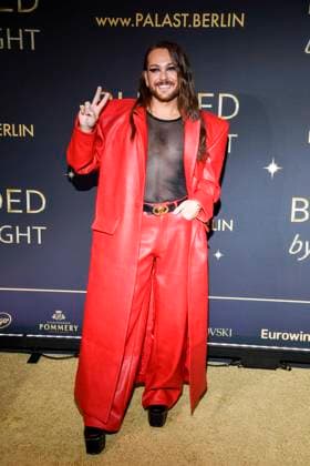 abb Riccardo Simonetti auf dem Teppich bei der Welt Premiere der neuen Grand Show Blinded by delight im Friedrichstadt-Palast am 08.10.2025 in Berlin Berlin Deutschland