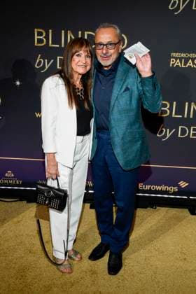 abb Wolfgang Stumph mit Frau Christine auf dem Teppich bei der Welt Premiere der neuen Grand Show Blinded by delight im Friedrichstadt-Palast am 08.10.2025 in Berlin Berlin Deutschland