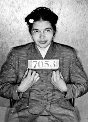 Rosa Louise McCauley Parks (1913-2005), militante américaine des droits civiques. Photo prise au moment de son arrestation pour avoir refusé de céder sa place dans un bus de Montgomery, Alabama, à un passager blanc le 1er décembre 1955 RECORD DATE NOT STATED *** Rosa Louise McCauley Parks 1913 2005 , American civil rights activist Photo taken at the time of her arrest for refusing to give up her seat on a Montgomery, Alabama, bus to a white passenger on December 1, 1955 RECORD DATE NOT STATED  Copyright: x Darchivio opale.photox !ACHTUNG AUFNAHMEDATUM GESCHÄTZT!