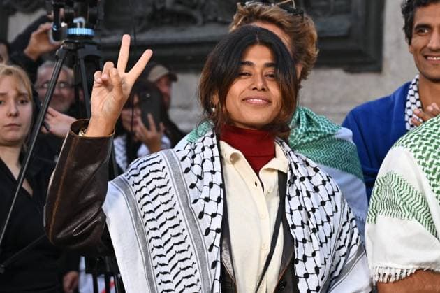 MEP Rima Hassan at the pro-Palestine demonstration in support of the Global Sumud Flotilla and Thousand Madleens flotillas in Paris on 8 October 2025. - 08 10 2025 - France Ile-de-France (region) Paris -  JulienxMattiax xLexPictorium LePictorium_0316556