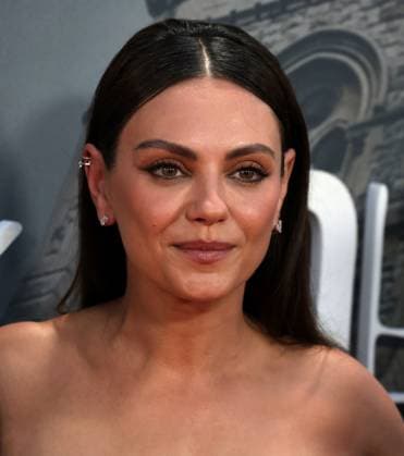 Opening Gala screening of Wake Up Dead Man: A Knives Out Mystery in London, UK - 8 Oct 2025 Mila Kunis attends the Opening Gala screening of Wake Up Dead Man: A Knives Out Mystery during the 69th BFI London Film Festival. London United Kingdom Copyright: xFredxDuvalx xSOPAxImagesx FD_knifes_out_story_33