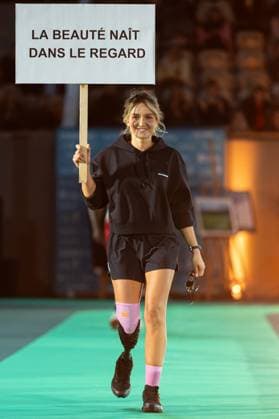 Runway For The Association Debout En Bouts At Roland-Garros Eva Cajan walks the runway for the association Debout En Bouts. 30 amputees wearing prosthetics parade on the Philippe-Chatrier court at Roland-Garros stadium on October 08, 2025 in Paris, France. Photo by Nasser Berzane ABACAPRESS.COM Paris France  Copyright: xBerzanexNasser ABACAx