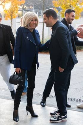 Runway For The Association Debout En Bouts At Roland-Garros Brigitte Macron and Matthieu Lartot journalist and sports commentator, founder of the Association the runway for the association Debout En Bouts. 30 amputees wearing prosthetics parade on the Philippe-Chatrier court at Roland-Garros stadium on October 08, 2025 in Paris, France. Photo by Nasser Berzane ABACAPRESS.COM Paris France  Copyright: xBerzanexNasser ABACAx