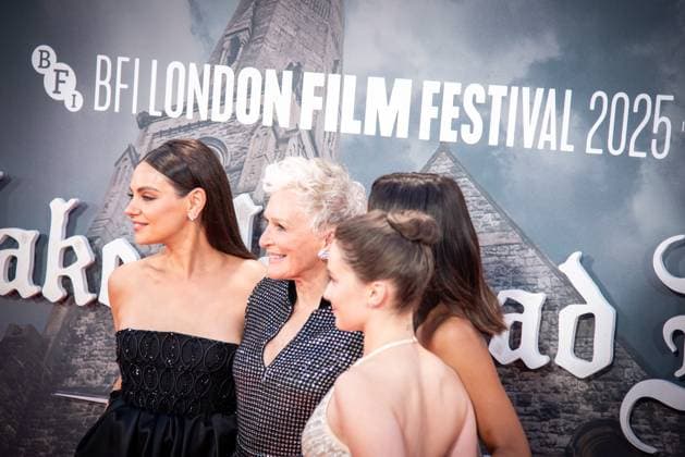 October 8, 2025, London, United Kingdom: (L-R) Mila Kunis, Glenn Close, Kerry Washington and Cailee Spaeny attend the Wake Up Dead Man: A Knives Out Mystery opening gala during the 69th BFI London Film Festival at The Royal Festival Hall. London United Kingdom - ZUMAs197 20251008_aaa_s197_162 Copyright: xLoredanaxSangiulianox