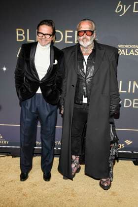 abb Kristian Schuller und Sven Marquard auf dem Teppich bei der Welt Premiere der neuen Grand Show Blinded by delight im Friedrichstadt-Palast am 08.10.2025 in Berlin Berlin Deutschland
