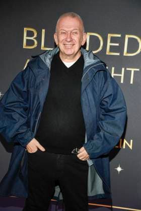 abb Jean-Paul Gaultier auf dem Teppich bei der Welt Premiere der neuen Grand Show Blinded by delight im Friedrichstadt-Palast am 08.10.2025 in Berlin Berlin Deutschland