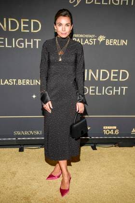 abb Nadine Warmuth auf dem Teppich bei der Welt Premiere der neuen Grand Show Blinded by delight im Friedrichstadt-Palast am 08.10.2025 in Berlin Berlin Deutschland