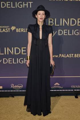 Esther Perbandt - Weltpremiere der Show BLINDED by DELIGHT im Friedrichstadt-Palast Berlin am 08.10.2025. Premiere - BLINDED by DELIGHT