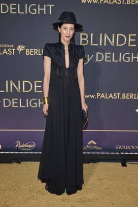 Esther Perbandt - Weltpremiere der Show BLINDED by DELIGHT im Friedrichstadt-Palast Berlin am 08.10.2025. Premiere - BLINDED by DELIGHT