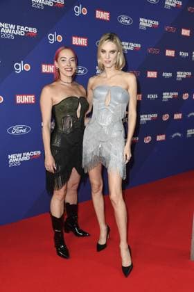 Bunte New Faces Award Film in Berlin Pretty Pink und Kim Hnizdo bei der Verleihung des BUNTE New Face AWARDS im Festsaal Kreuzberg in Berlin am 08.10.2025