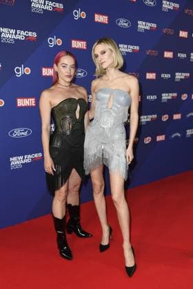 Bunte New Faces Award Film in Berlin Pretty Pink und Kim Hnizdo bei der Verleihung des BUNTE New Face AWARDS im Festsaal Kreuzberg in Berlin am 08.10.2025