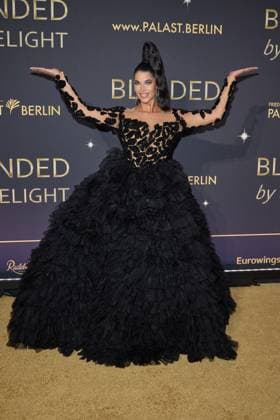Micaela Schaefer - Weltpremiere der Show BLINDED by DELIGHT im Friedrichstadt-Palast Berlin am 08.10.2025. Premiere - BLINDED by DELIGHT