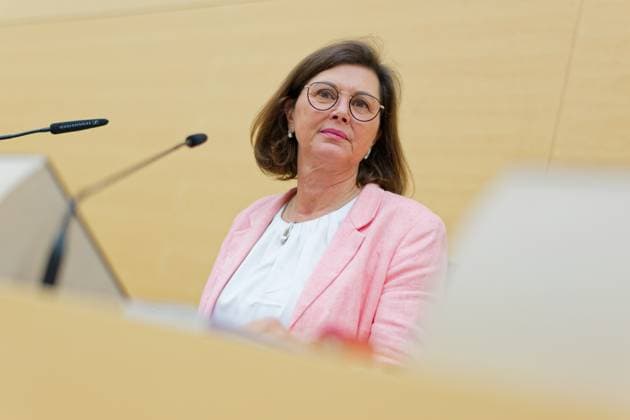 Ilse Aigner, CSU. 59. Plenarsitzung des Bayerischen Landtags. Landtagspräsidentin Ilse Aigner, CSU, bei der Sitzungsleitung. München Bayern Deutschland *** Ilse Aigner, CSU 59 Plenary session of the Bavarian State Parliament State Parliament President Ilse Aigner, CSU, chairing the session Munich Bavaria Germany Copyright: xRolfxPossx