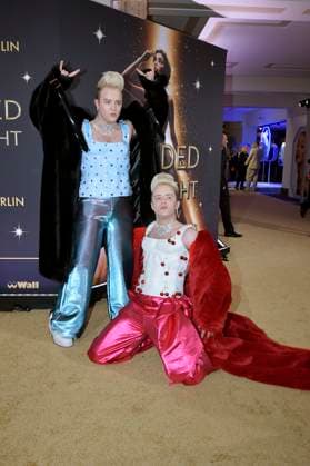 Jedward bei der Weltpremiere der Blinded by Delight Grand Show 2025 im Friedrichstadt-Palast. Berlin, 08.10.2025